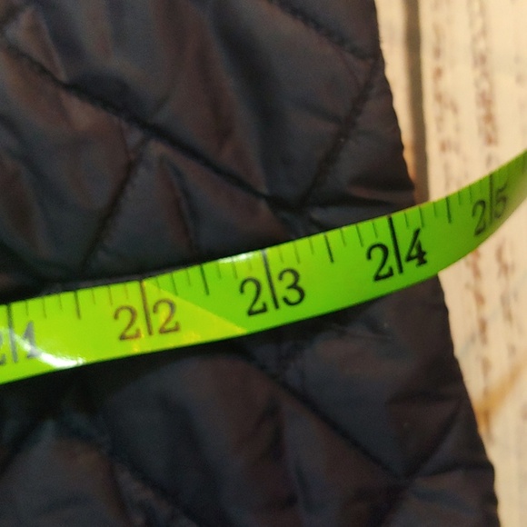 CROFT & BARROW QUILTED VEST - Picture 7 of 7